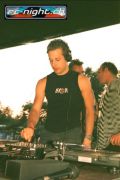 DJ Natron lors de la Nautilus 2001  Ble